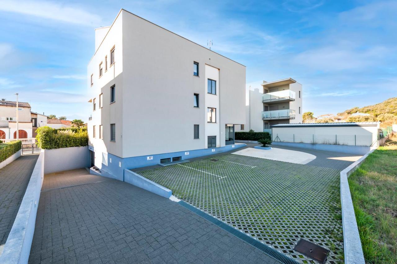 Sunny Day - Apartment With Parking Rovinj Dış mekan fotoğraf