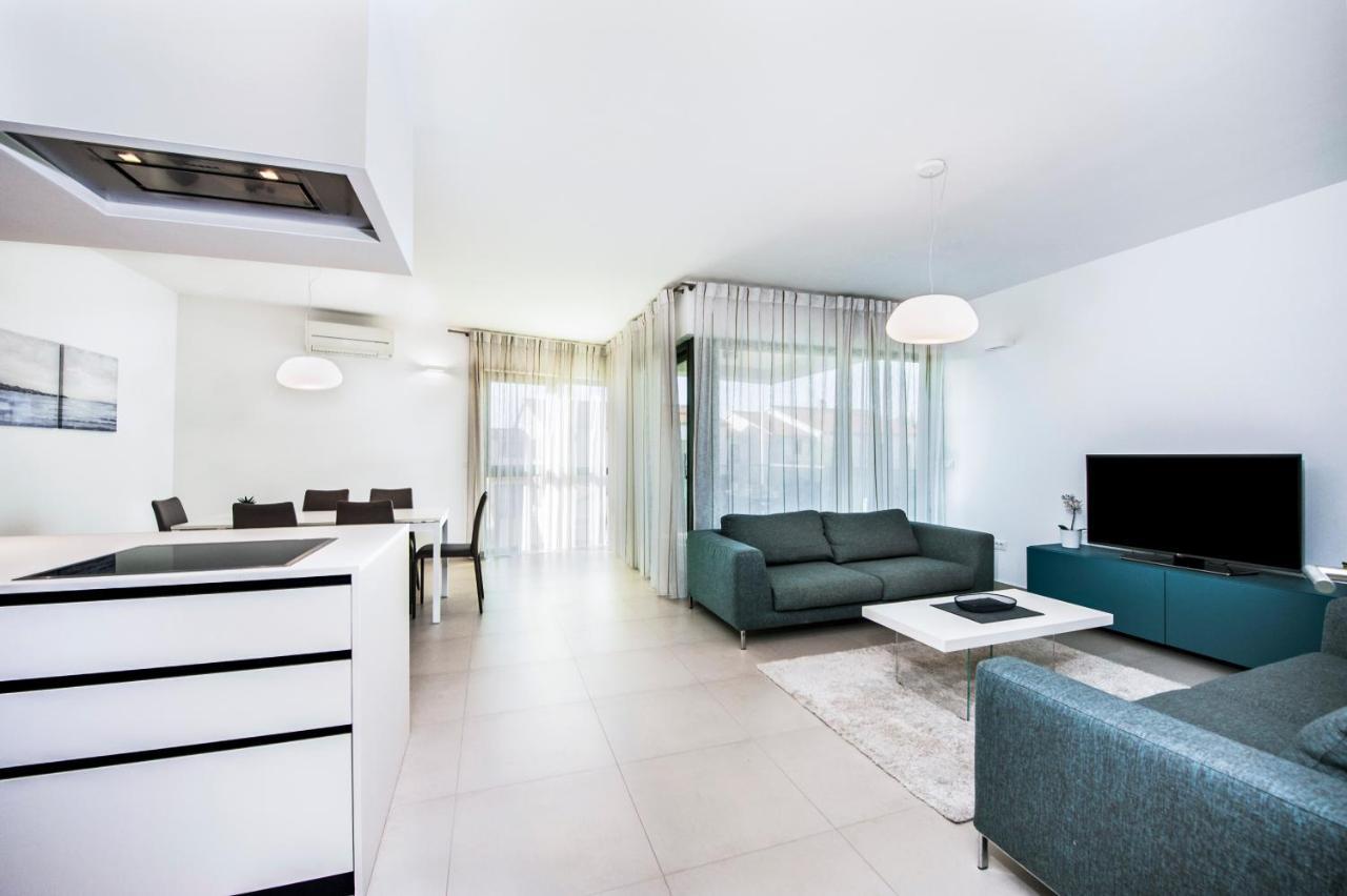 Sunny Day - Apartment With Parking Rovinj Dış mekan fotoğraf